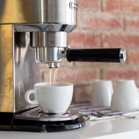 Pečujte o svůj kávovar jako profesionál: Nejlepší způsoby čištění a údržby kávovaru